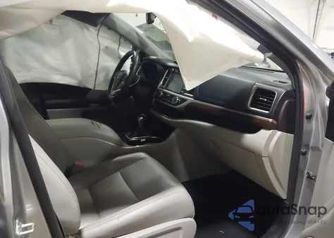 2016 Toyota Highlander Limited V6 z USA, uszkodzony, nr VIN 5TDDKRFH1GS332436